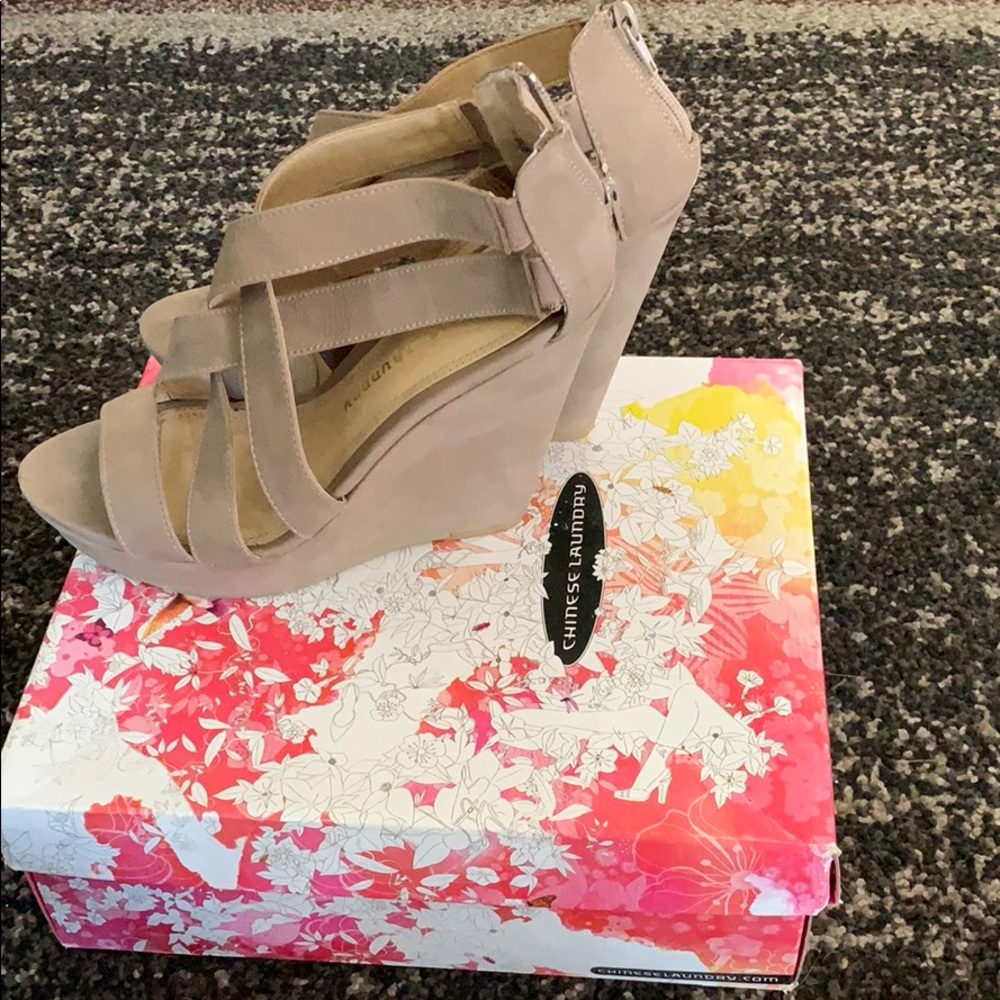 Chinese Laundry wedges